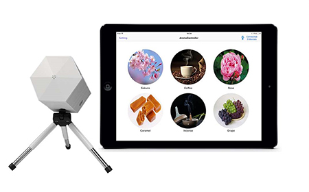 Aromas released by the aroma shooting device can be changed using a smartphone or tablet via Bluetooth or USB connection.