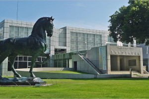 群馬県立近代美術館