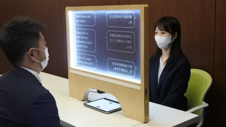 透明ディスプレイを活用した窓口のユニバーサルコミュニケーションサービス 「VoiceBiz® UCDisplay®」の実証・展示