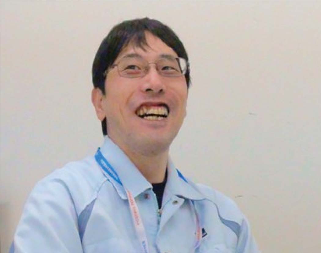 インタビューに応じた男性社員