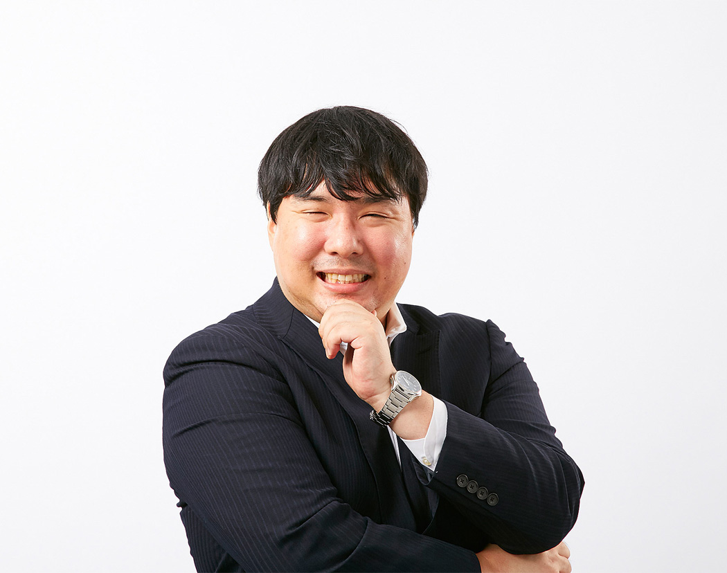 インタビューに応じた男性社員