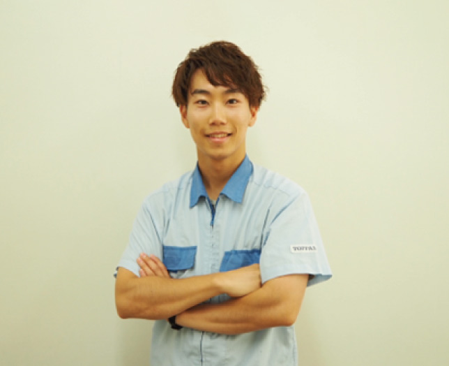 インタビューに応じた男性社員
