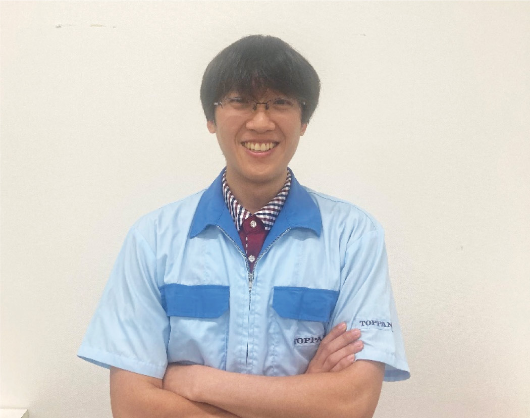 インタビューに応じた男性社員